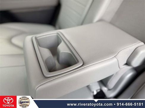 Certified 2022 Toyota Highlander XLE image 17