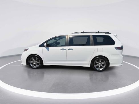 Used 2013 Toyota Sienna SE FWD image 5