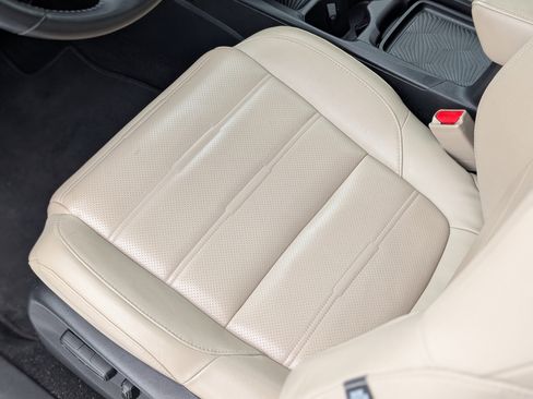 Used 2017 Honda CR-V Touring image 32