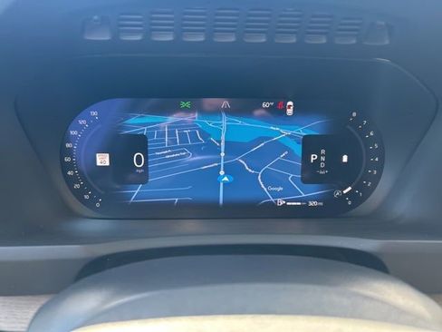 Certified 2025 Volvo XC90 B6 Plus AWD/4WD image 17