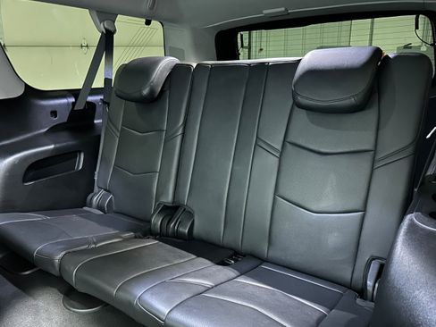 Used 2019 Cadillac Escalade ESV Premium Luxury AWD/4WD image 33