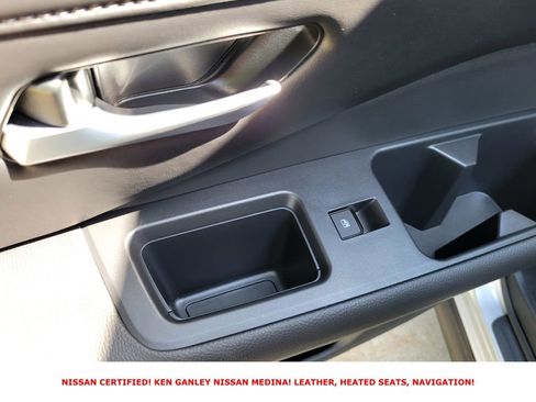 Certified 2025 Nissan Pathfinder SL image 40