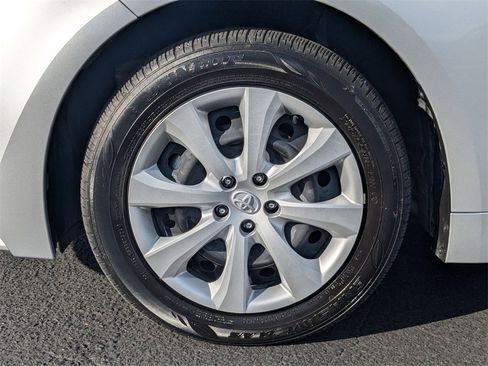 Used 2024 Toyota Corolla LE image 21