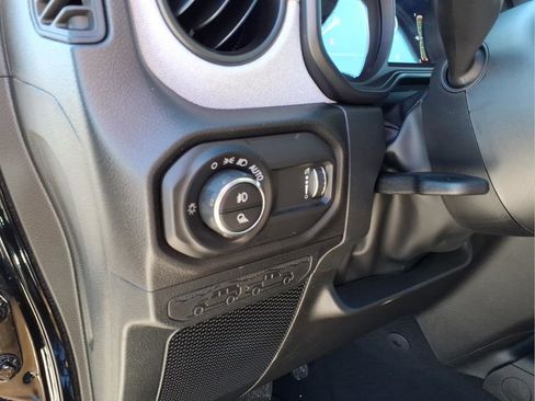 New 2026 Jeep Gladiator Sport AWD/4WD image 18