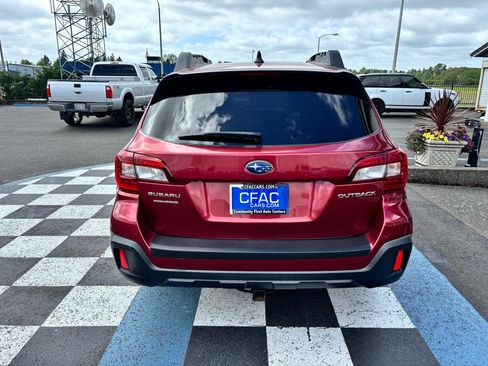 Used 2019 Subaru Outback 2.5i Premium AWD/4WD image 4