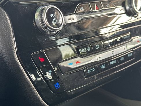 Used 2023 Ford Explorer Limited image 30