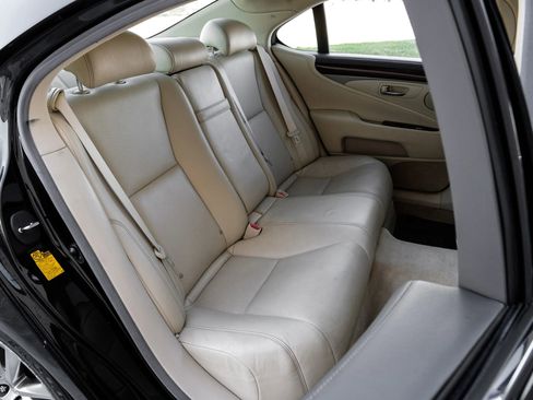 Used 2014 Lexus LS 460 image 38