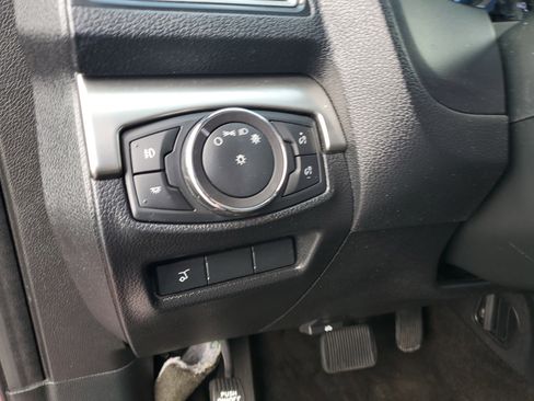 Used 2018 Ford Explorer XLT w/ Equipment Group 202A image 15