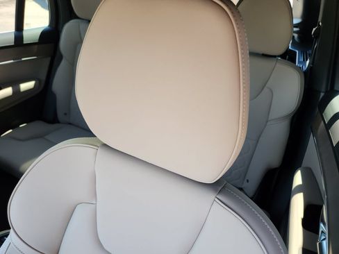 New 2026 Volvo XC90 T8 Plus w/ Protection Package AWD/4WD image 6