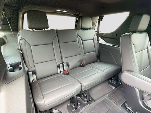 Used 2024 Chevrolet Tahoe Z71 w/ Luxury Package image 27