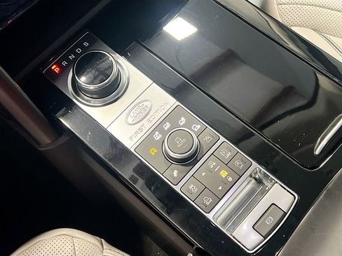 Used 2017 Land Rover Discovery First Edition image 13