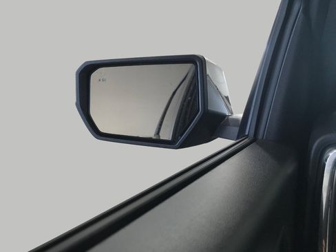 Certified 2024 GMC Canyon Denali image 18