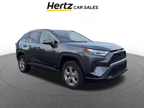 Used 2025 Toyota RAV4 XLE image 1