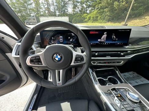 Used 2025 BMW X7 M60i image 45