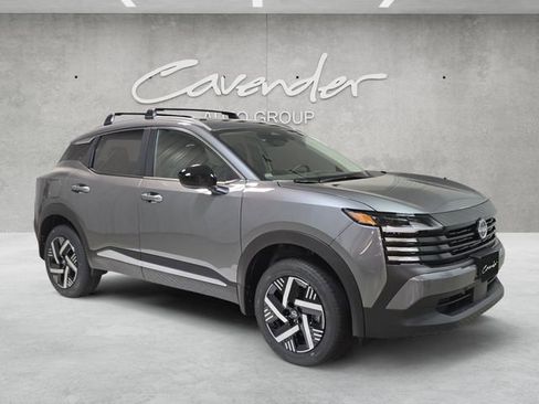 New 2026 Nissan Kicks SV image 2