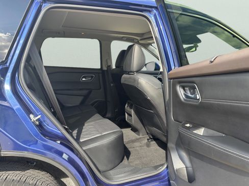 Used 2023 Nissan Rogue Platinum image 15