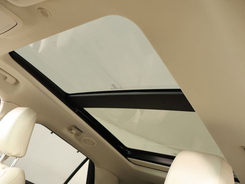 Used 2020 Ford Explorer Platinum w/ Premium Technology Package image 17