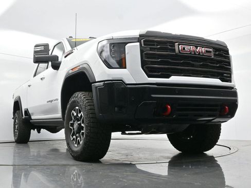 Used 2025 GMC Sierra 2500 AT4X image 49