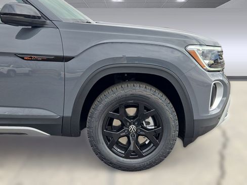New 2026 Volkswagen Atlas Peak Edition image 12