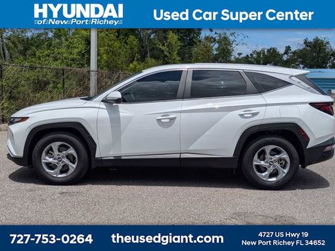 Used 2024 Hyundai Tucson SE FWD image 2