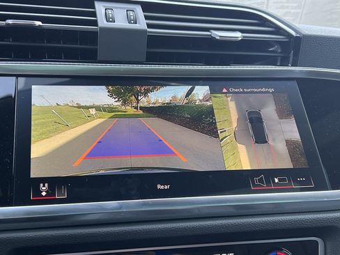 Certified 2025 Audi Q3 2.0T Premium Plus image 28