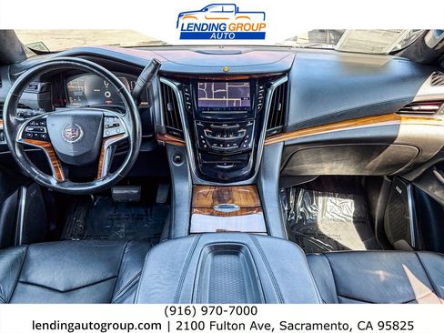 Used 2015 Cadillac Escalade Luxury AWD/4WD image 11