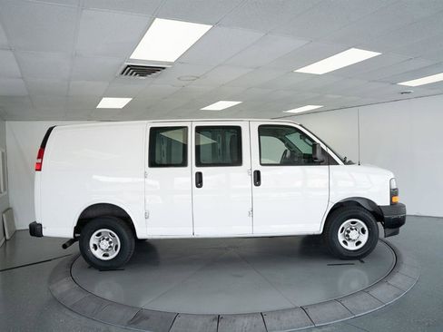Used 2019 Chevrolet Express 2500 w/ Driver Convenience Package RWD image 12