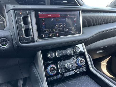 Used 2021 GMC Yukon Denali w/ Denali Ultimate Package AWD/4WD image 10