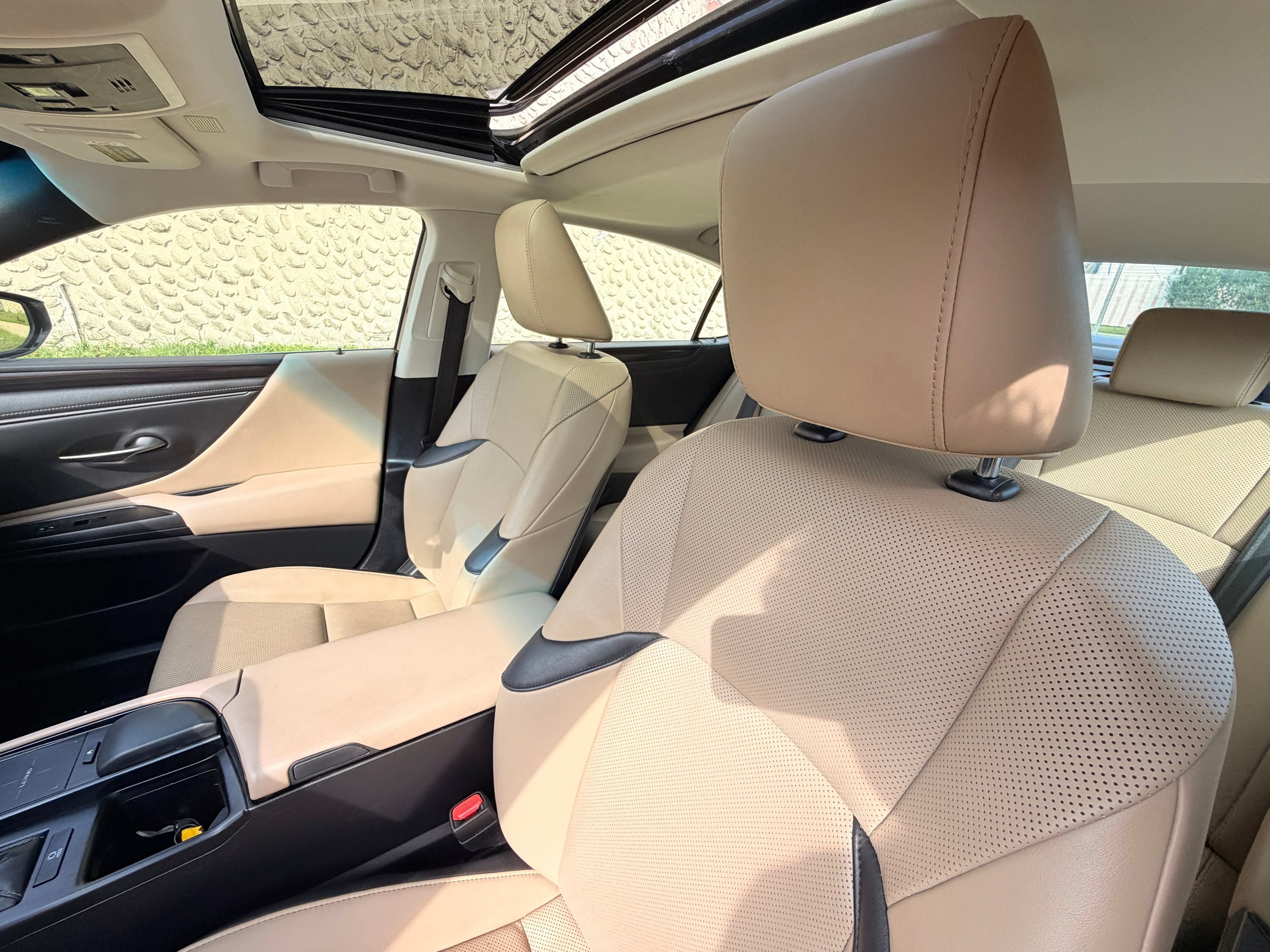 Used 2020 Lexus ES 350 w/ Premium Package FWD image 14