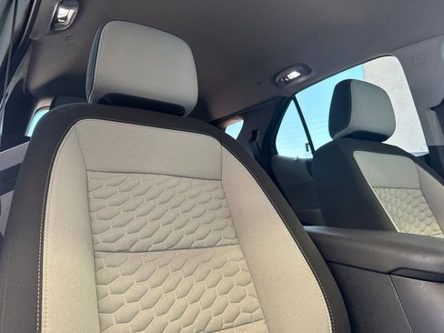Used 2019 Chevrolet Equinox LS FWD image 17