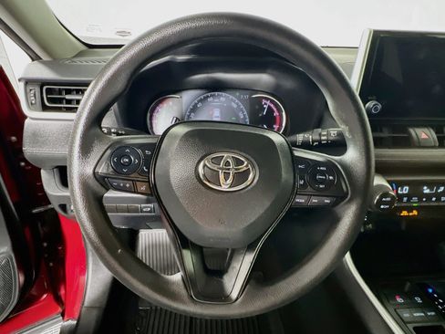 Used 2023 Toyota RAV4 XLE w/ Convenience Package FWD image 17
