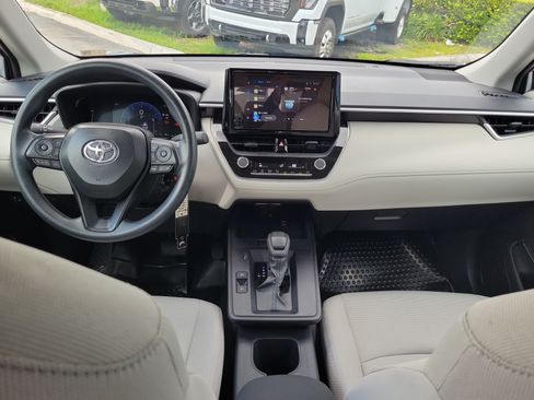 Used 2026 Toyota Corolla Cross L FWD image 15