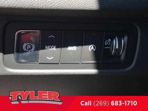 New 2026 Chevrolet Traverse High Country w/ LPO, Floor Liner Package AWD/4WD image 24