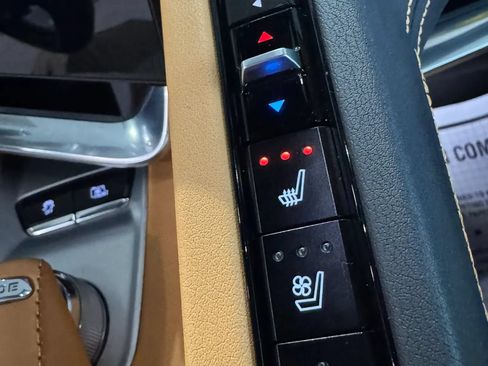 Used 2020 Chevrolet Corvette Stingray Preferred Cpe w/ 2LT Preferred Equipment Group RWD image 19