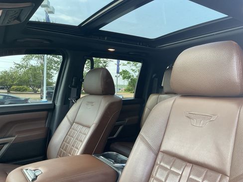 Used 2021 Nissan Titan Platinum Reserve w/ Moonroof Package AWD/4WD image 16