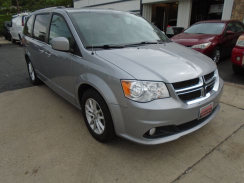 Used 2019 Dodge Grand Caravan SXT FWD image 8