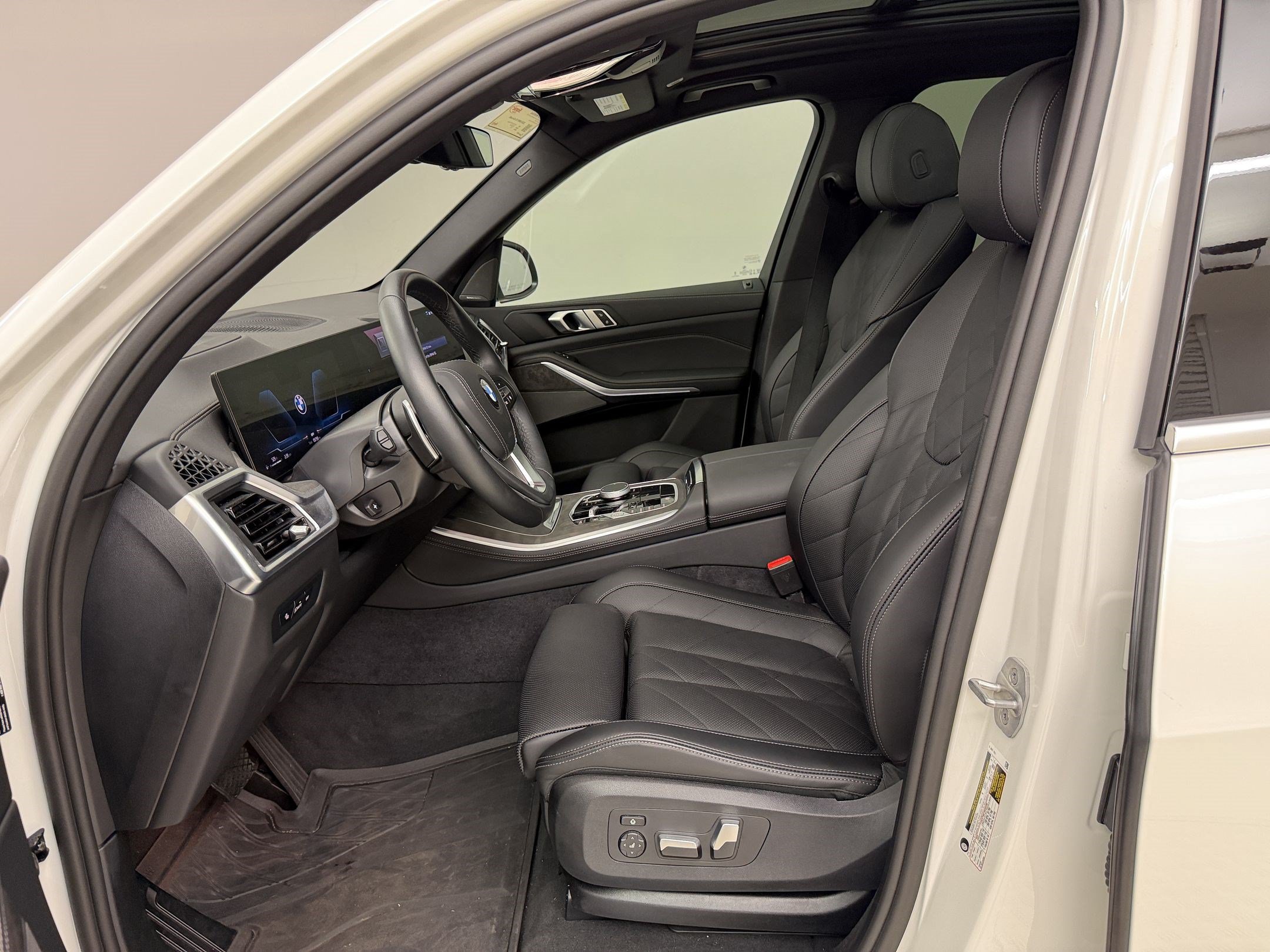 Used 2026 BMW X5 sDrive40i w/ Premium Package RWD image 5