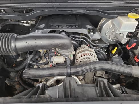 Used 2019 RAM 1500 Sport image 17