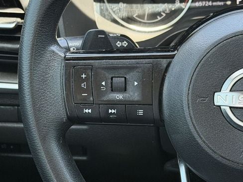 Used 2022 Nissan Rogue SV FWD image 12