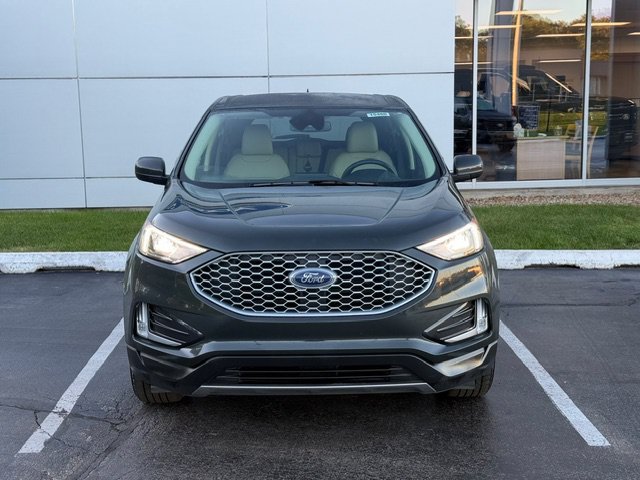 Used 2024 Ford Edge SEL w/ Convenience Package AWD/4WD image 3