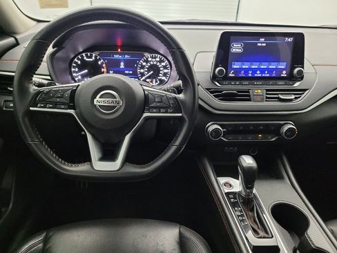 Used 2021 Nissan Altima 2.5 SR w/ SR Premium Package image 22
