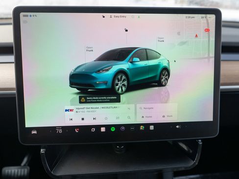 Used 2024 Tesla Model Y Long Range image 16