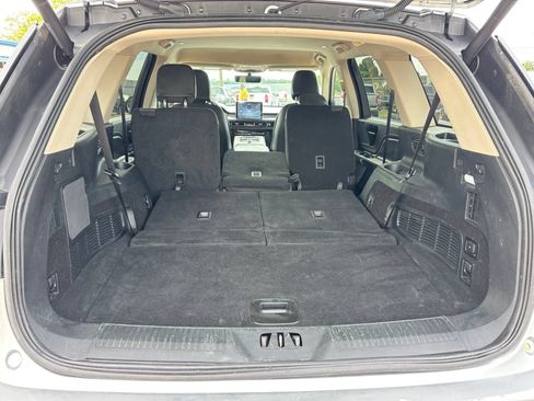 Used 2023 Lincoln Aviator AWD image 17