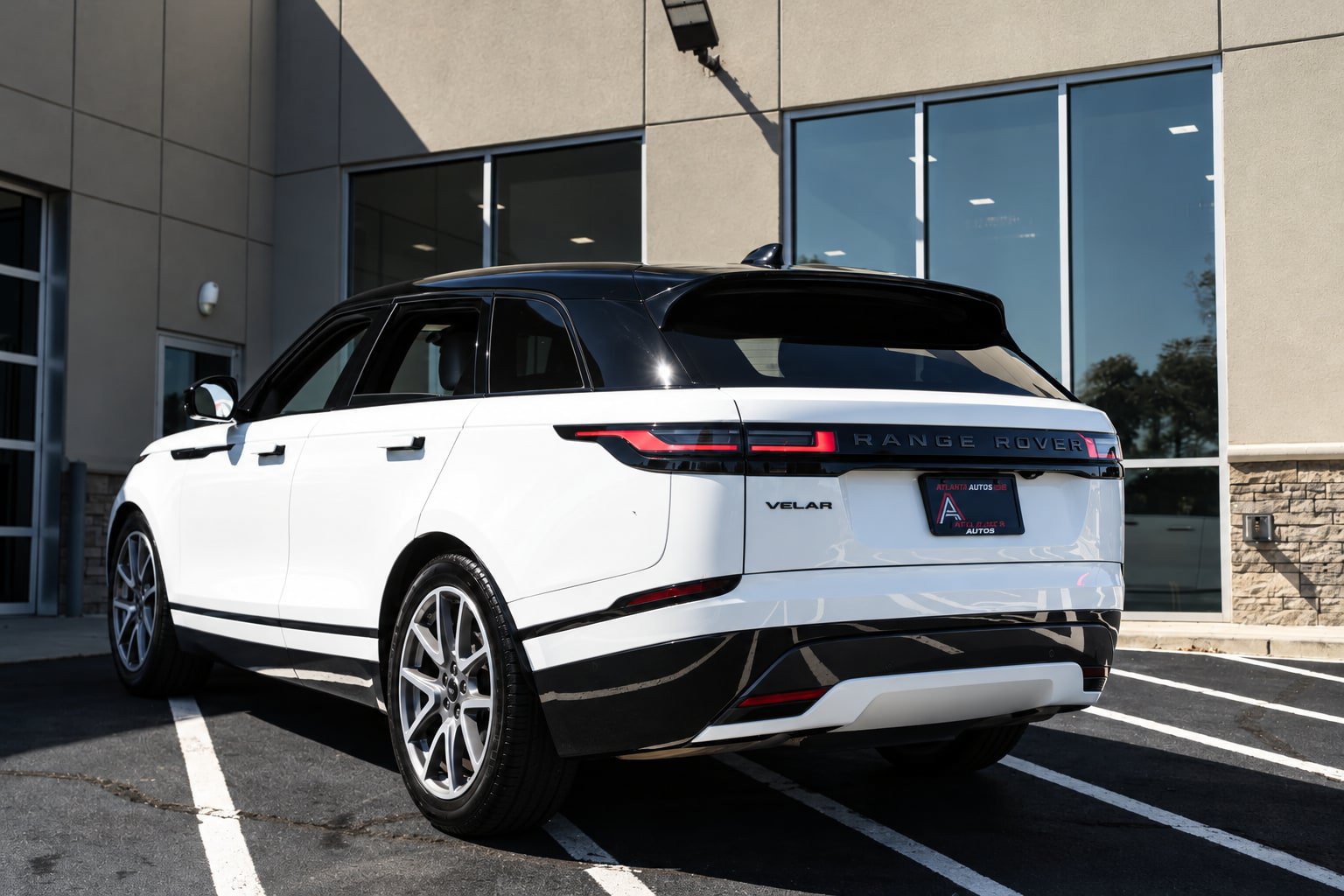 Used 2026 Land Rover Range Rover Velar Dynamic SE AWD/4WD image 8