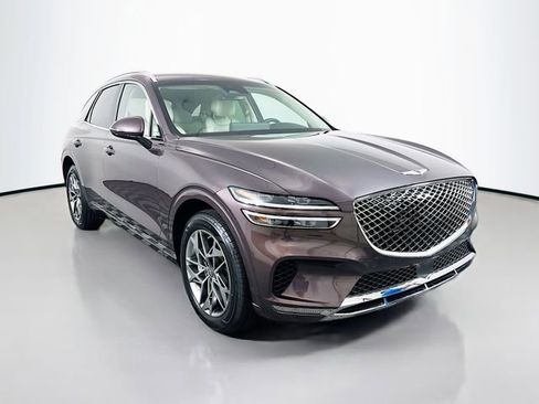 Used 2023 Genesis GV70 2.5T w/ Select Package AWD/4WD image 3