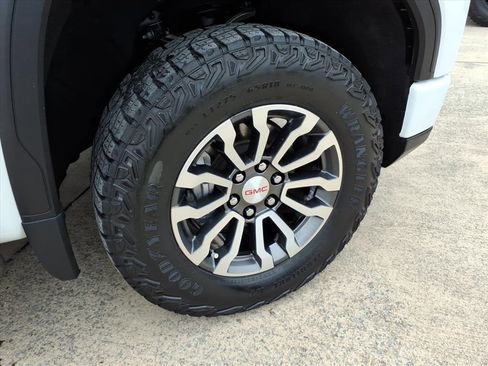Used 2023 GMC Sierra 1500 AT4 w/ AT4 Premium Package image 9