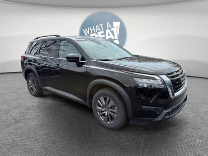 Used 2024 Nissan Pathfinder SV