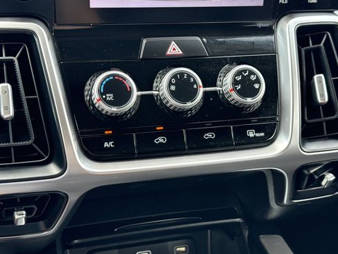 Used 2023 Kia Sorento LX FWD image 26