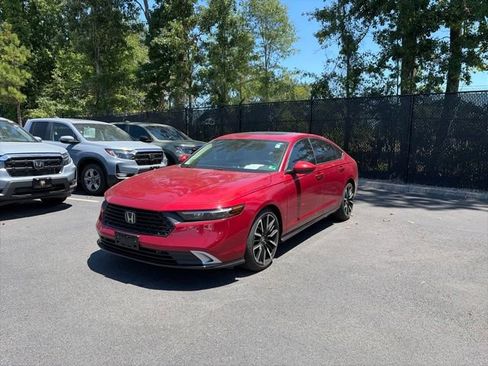 Used 2025 Honda Accord Touring image 1