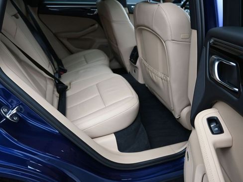 Certified 2024 Porsche Macan image 25